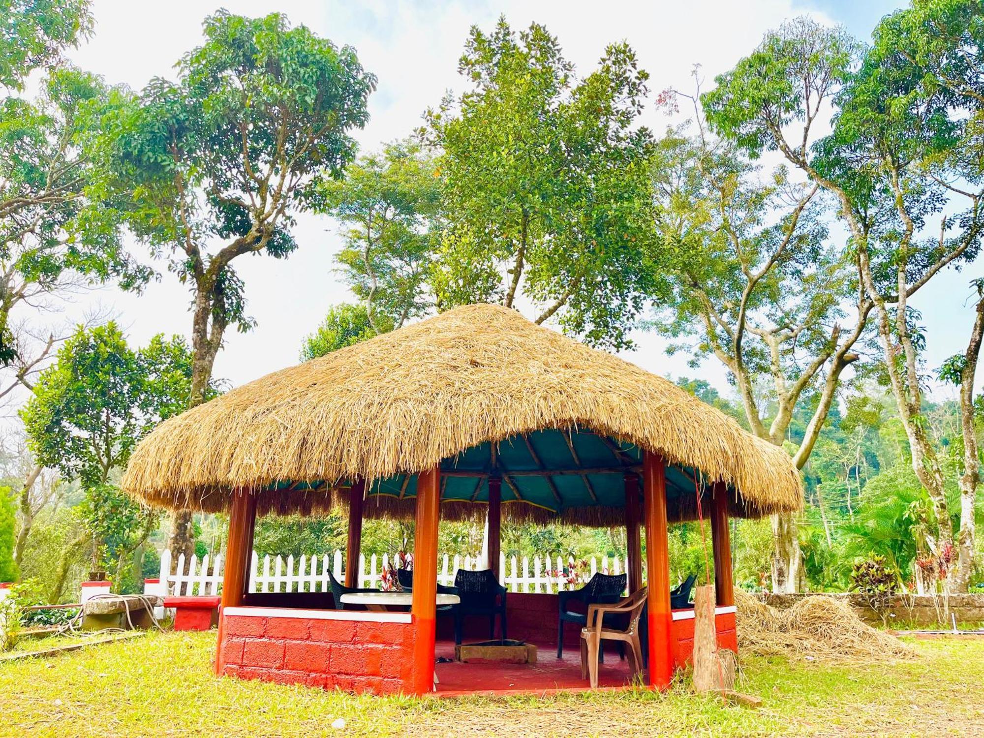 Homestay Hombaale *
